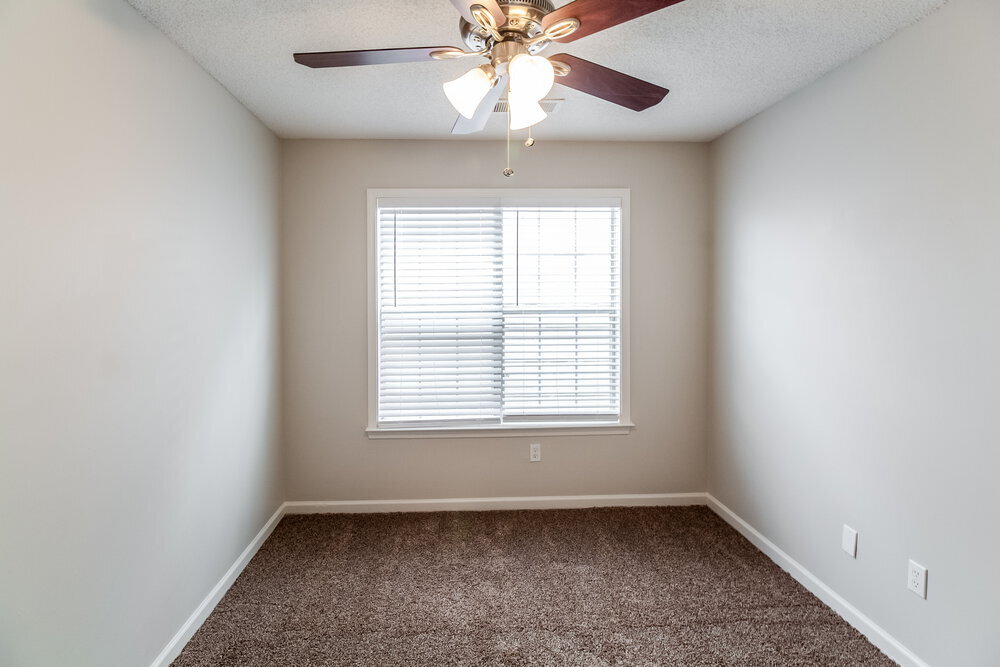 Building Photo - 6844 Charlotte Dr