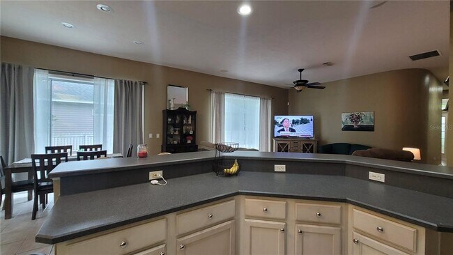 Building Photo - 3003 SW 98 Dr