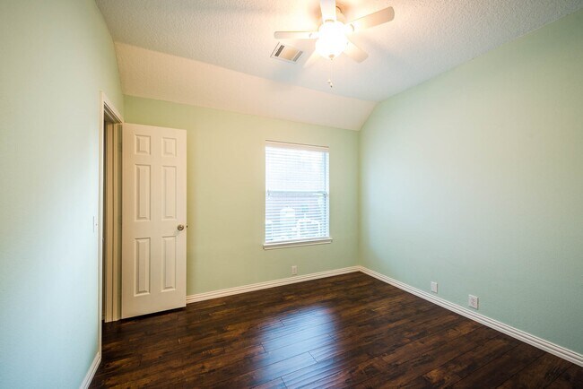 Building Photo - 3231 Pedernales Trails Ln