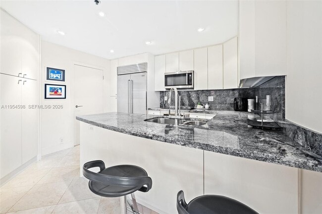 Building Photo - 201 Crandon Blvd