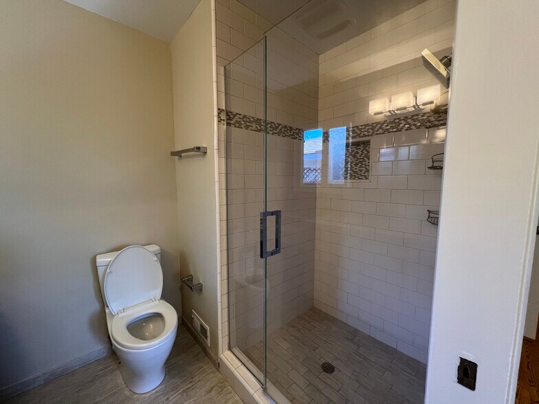 Building Photo - 1159 Runnymede Dr