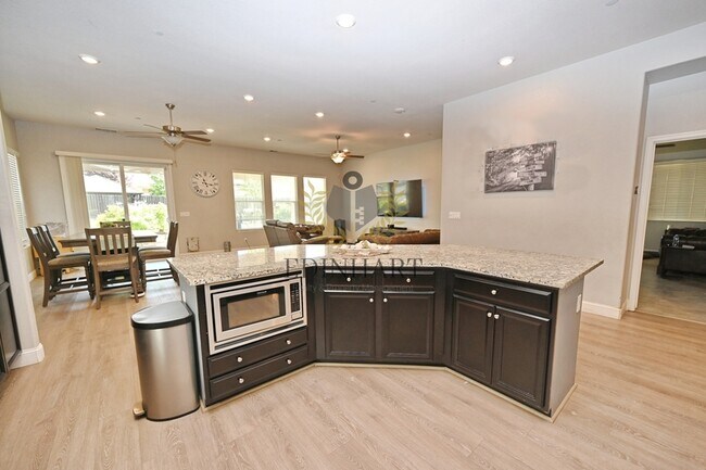 Building Photo - 531 Meridian Ave