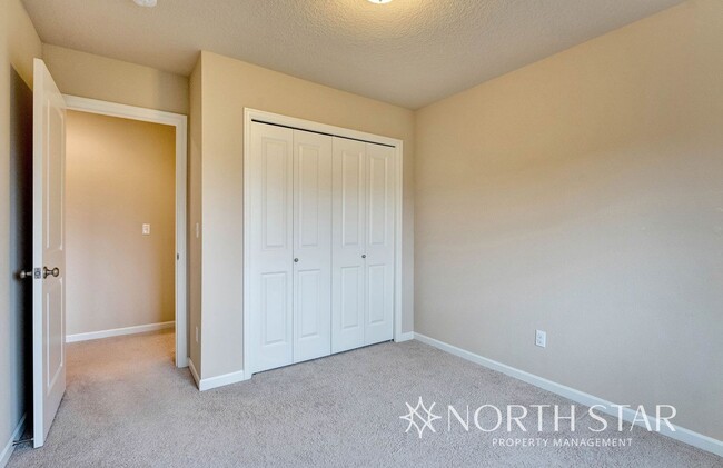 Building Photo - Heritage Crossing Craftsman in Tigard