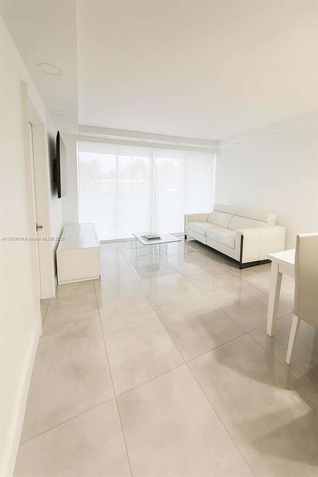 Primary Photo - 1780 NE 191st St