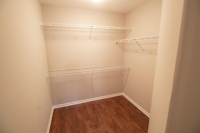 Building Photo - 1910 Harmony St