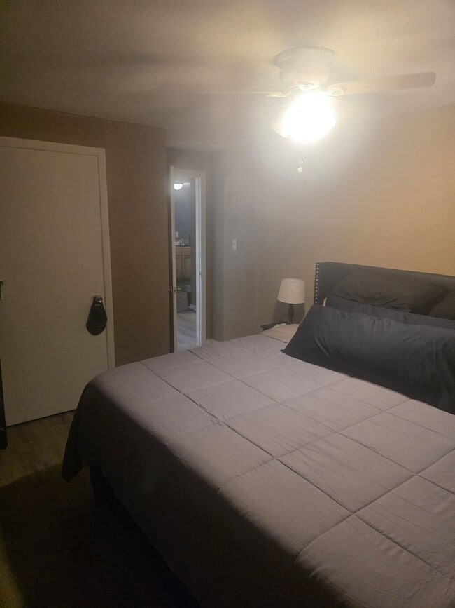 Building Photo - Adorable 2 bedroom 1 Bathroom House