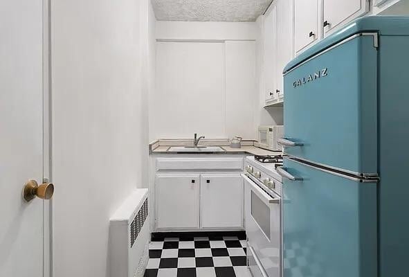 Primary Photo - 77 E 12th St