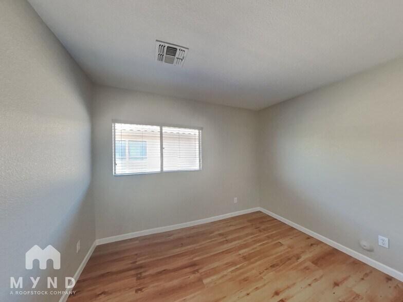 Building Photo - 669 W Silver Reef Ct