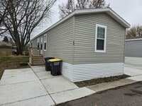 Building Photo - 66 Knoll Ln