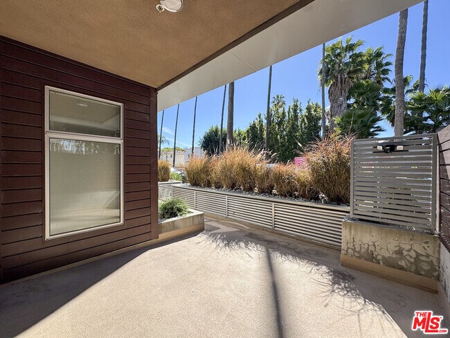 Building Photo - 6001 Carlton Way