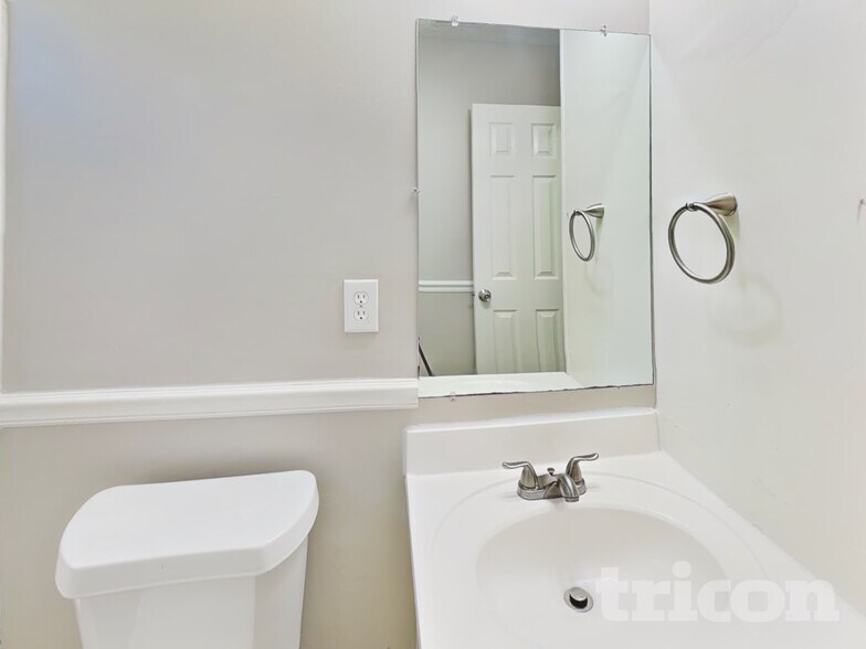 Building Photo - 8701 Brookstead Dr