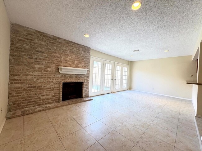 Building Photo - 11526 Village Pl Dr