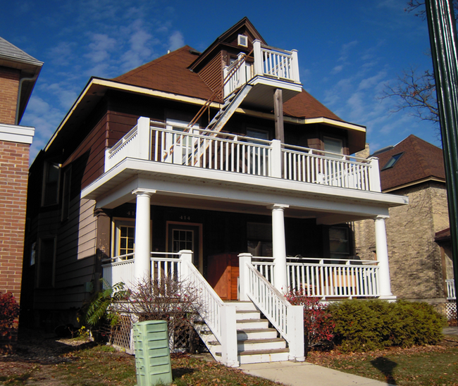 Primary Photo - 416 W Main St