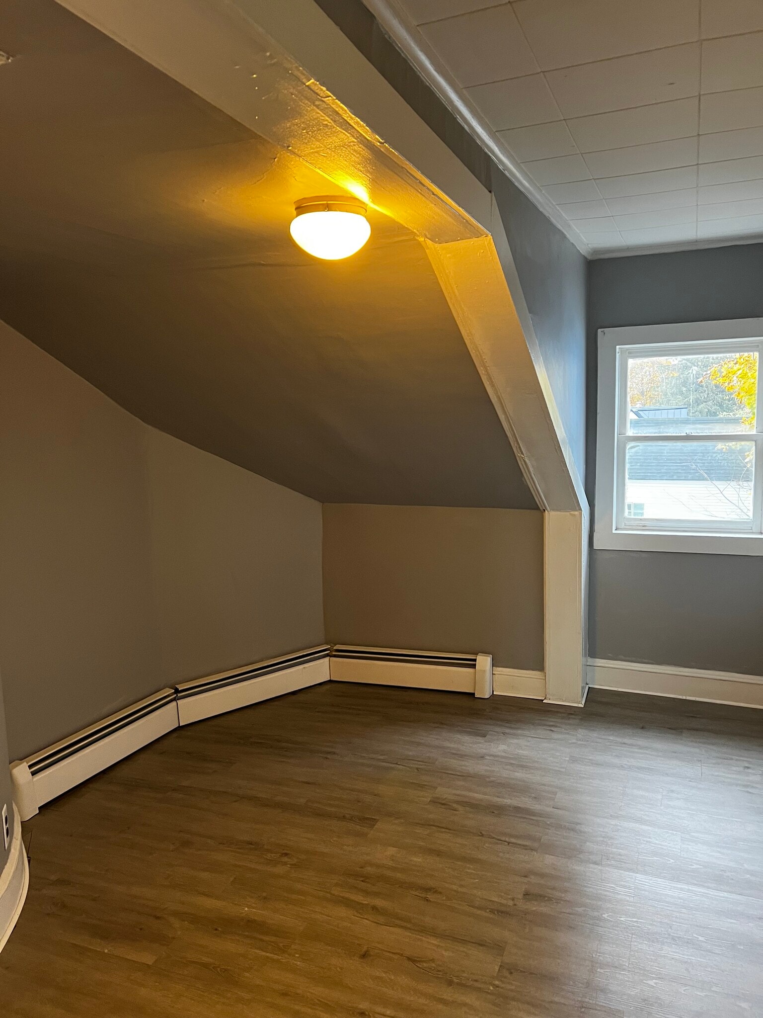 Extra space - 2 North St