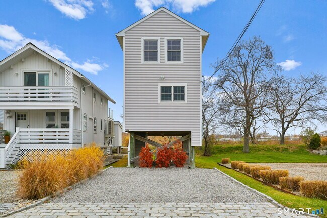 Building Photo - 1236 Fairfield Beach Rd