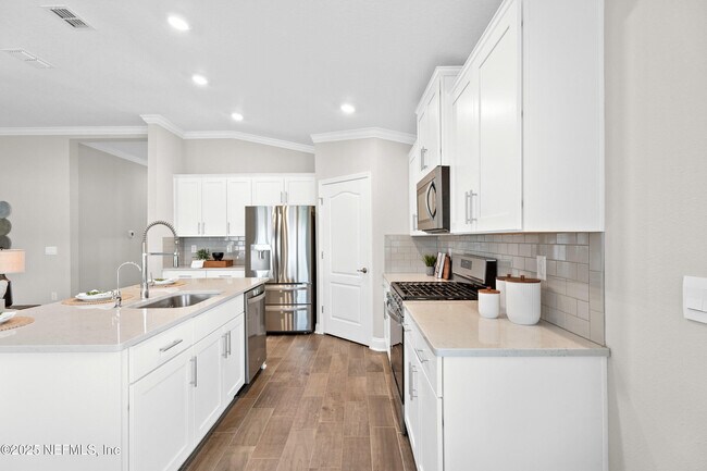Building Photo - 79 Dovetail Cir