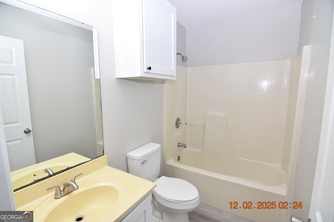 Building Photo - 734 Morningside Ln