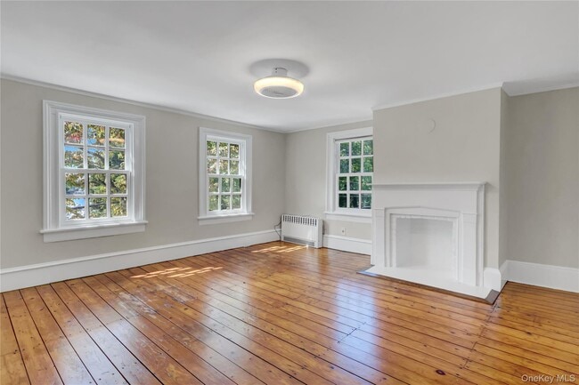 Building Photo - 324 Woodbine Ave