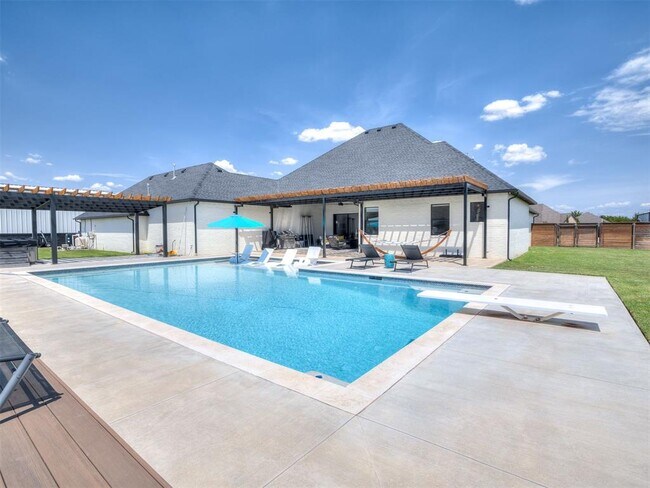 Building Photo - 4001 Timber Valley Dr