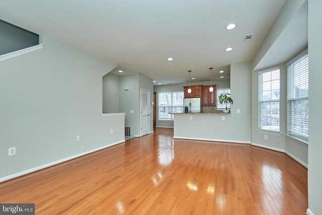 Building Photo - 22960 Fontwell Square