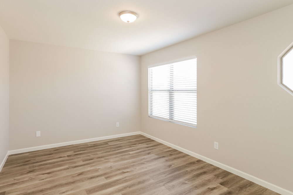 Building Photo - 727 E Rose Marie Ln