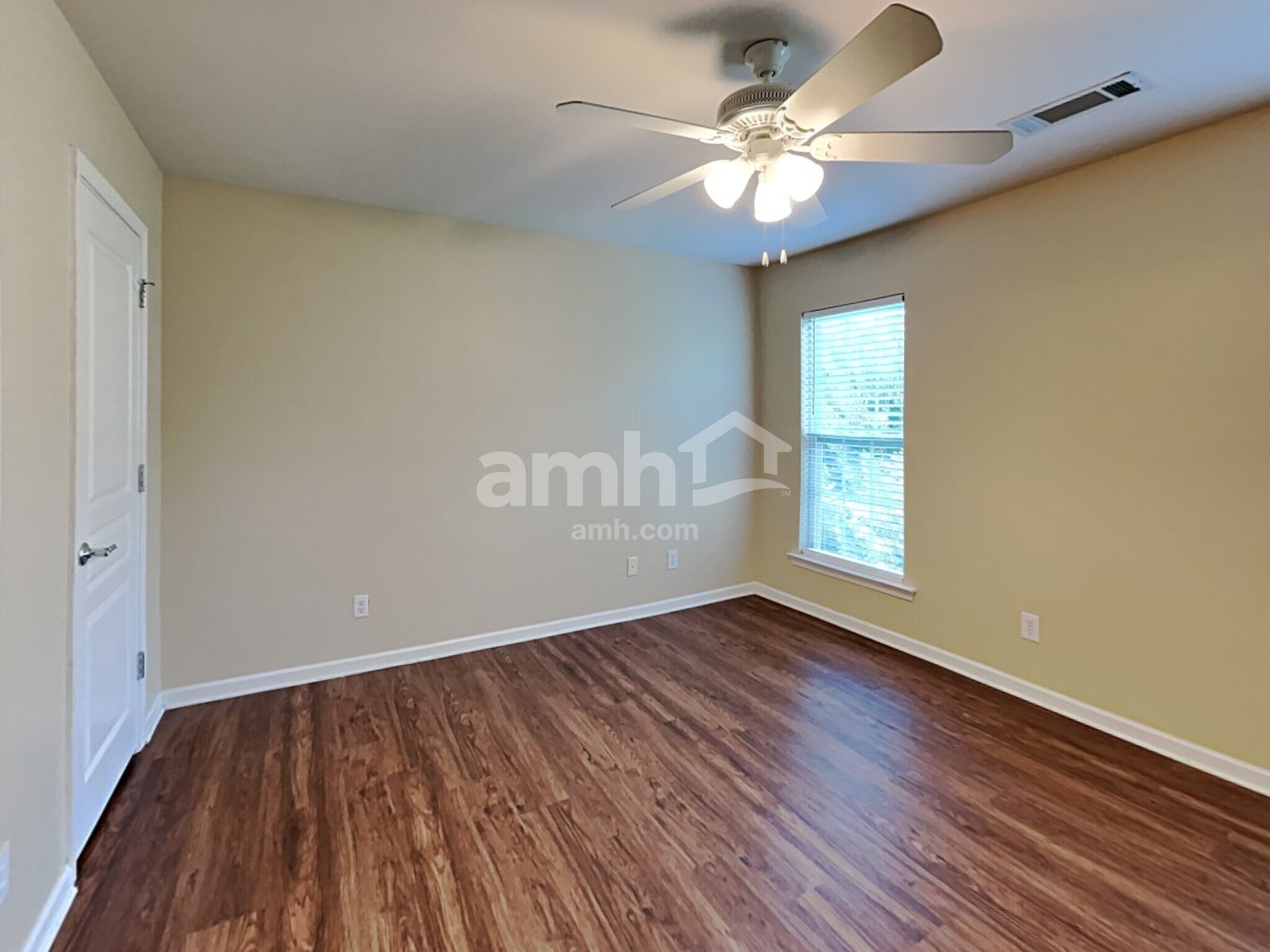 Building Photo - 10811 River Oaks Dr NW