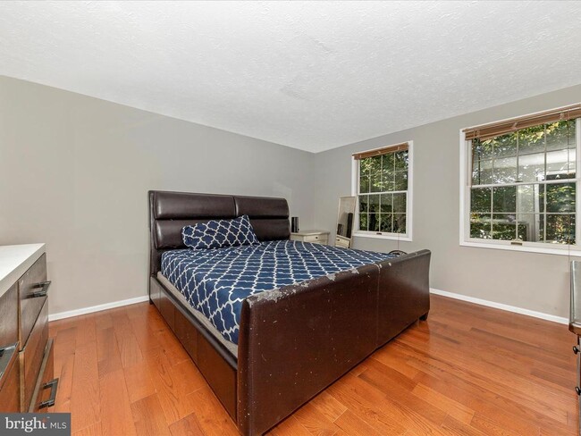 Building Photo - 12461 Quail Woods Dr