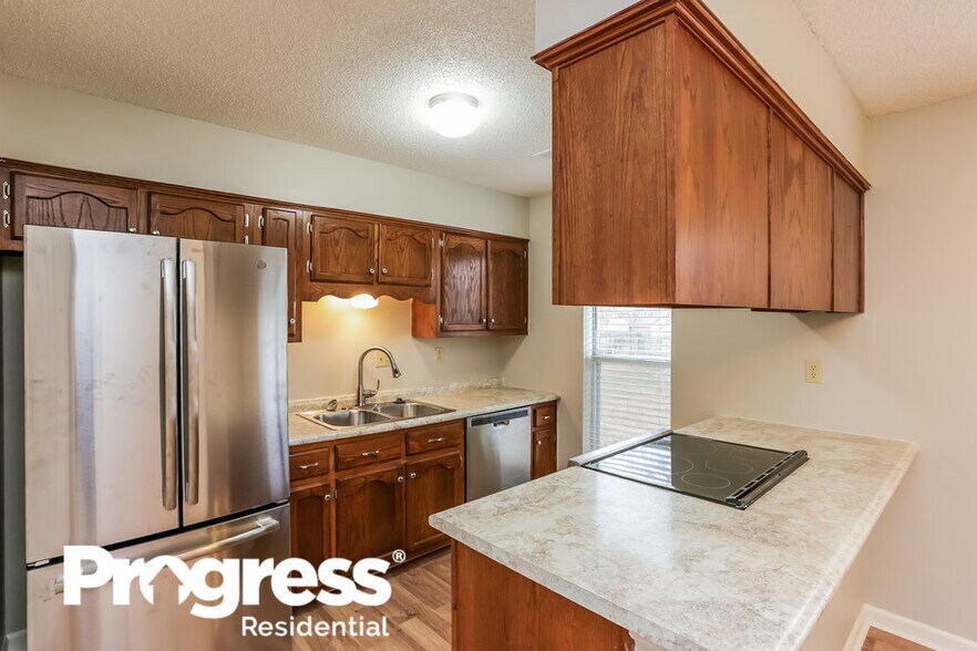 Building Photo - 5850 Waverly Dr