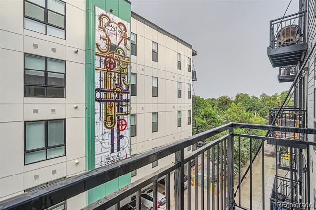 Building Photo - 3500 S Corona St