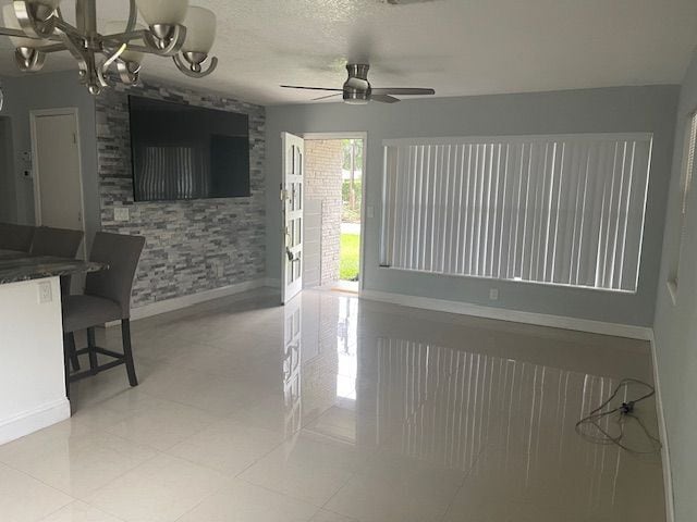 Building Photo - 543 Sandra Ave