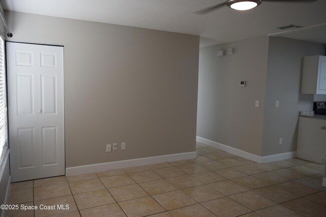 Building Photo - 1657 Norwood St NE