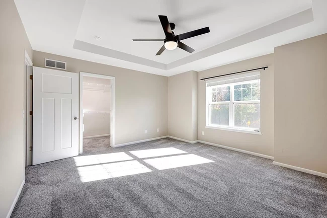 Master bedroom - 5856 Lien Rd