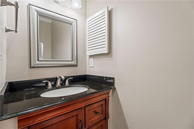 Building Photo - 4930 Heritage Trace Ct
