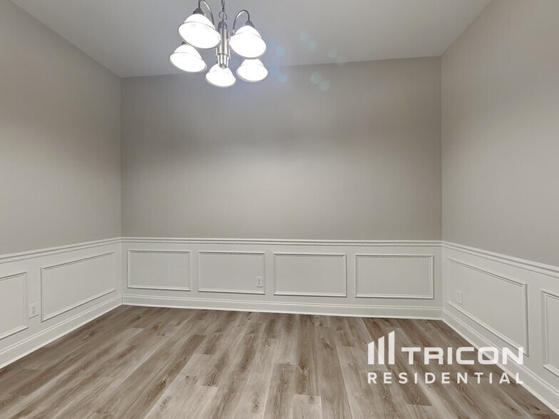 Building Photo - 1221 Heartwood Ave