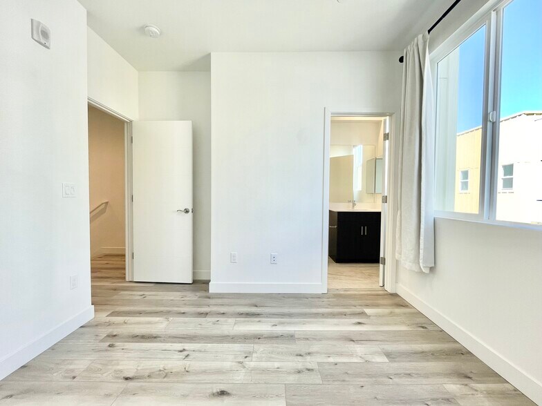 2nd bedroom - 2374 Filbert St