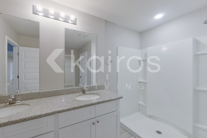Building Photo - 4698 Malay Cir
