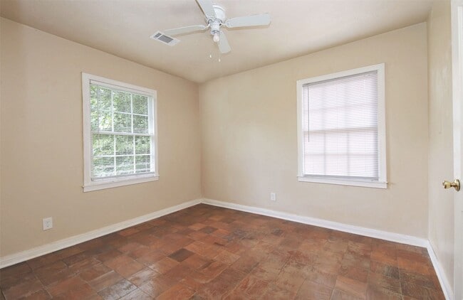 Building Photo - 5137 Chennault Rd