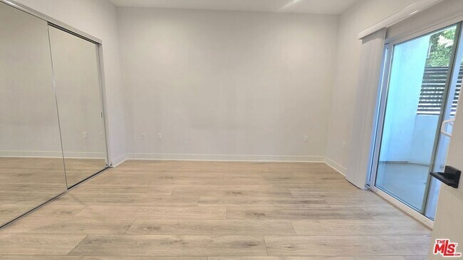 Building Photo - 1530 S Hayworth Ave