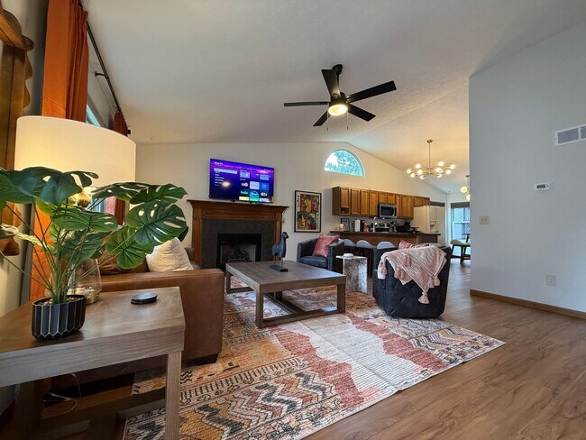 Building Photo - 9736 Flagstone Way