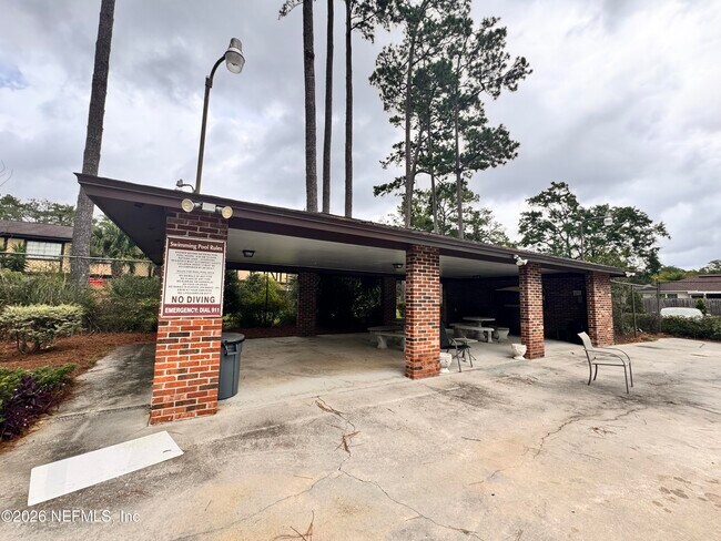 Building Photo - 4814 Windrush Ln