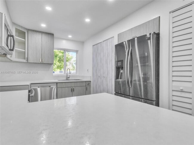 Building Photo - 6505 SW 113th Pl