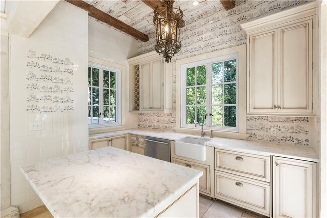 Building Photo - 2485 W Wesley Rd NW