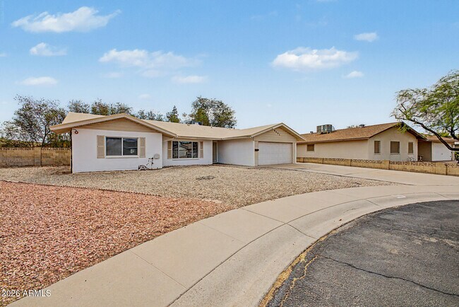 Building Photo - 4401 S Rita Ln