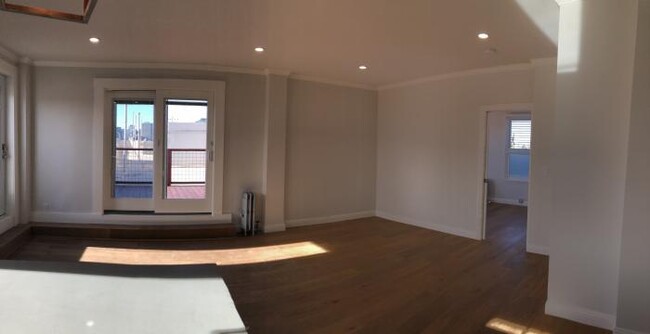 Building Photo - 3 bedroom in Oakland CA 94606