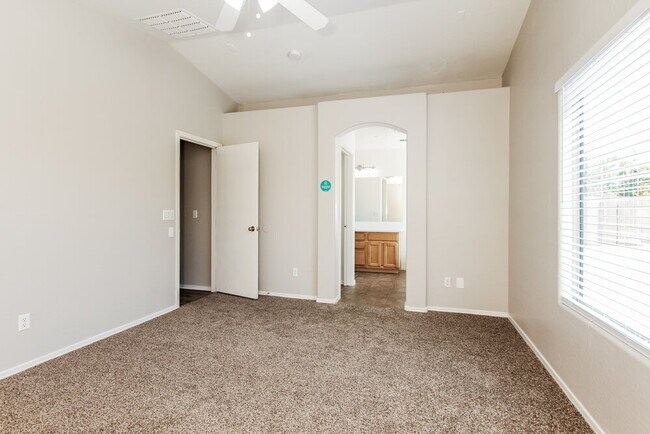 Building Photo - 11209 W Rio Vista Ln
