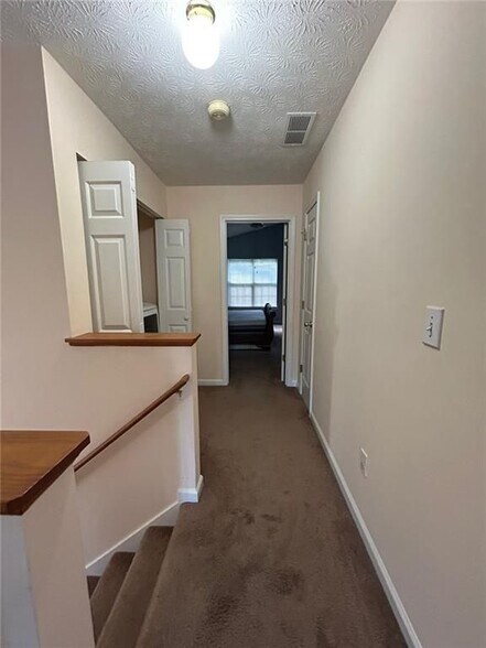 Building Photo - 5335 Lakebrooke Run