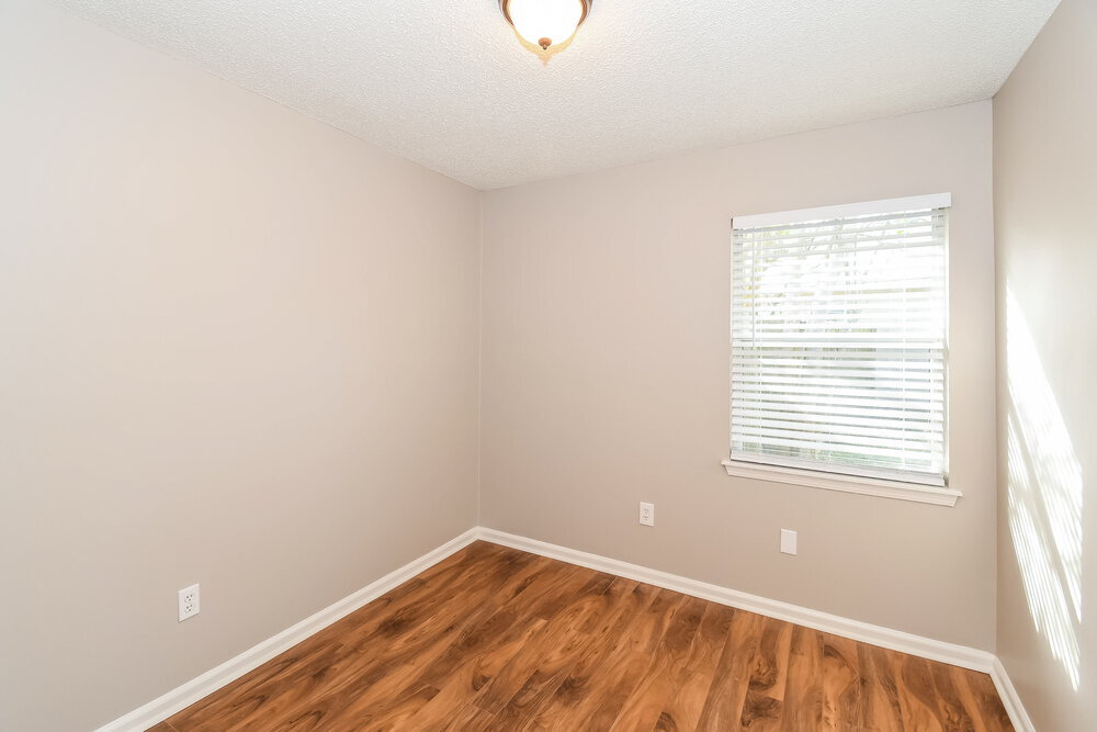 Building Photo - 8736 Townsquare Dr