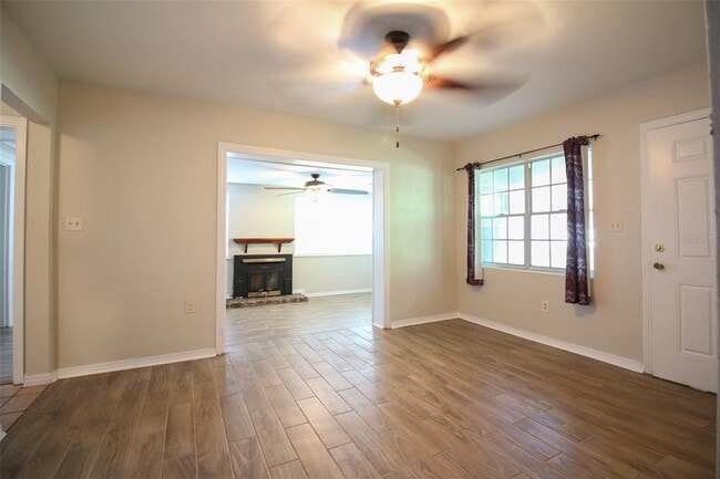 Building Photo - 350 Bonnyview Dr