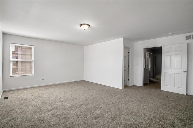 Building Photo - 4932 Montauk Dr