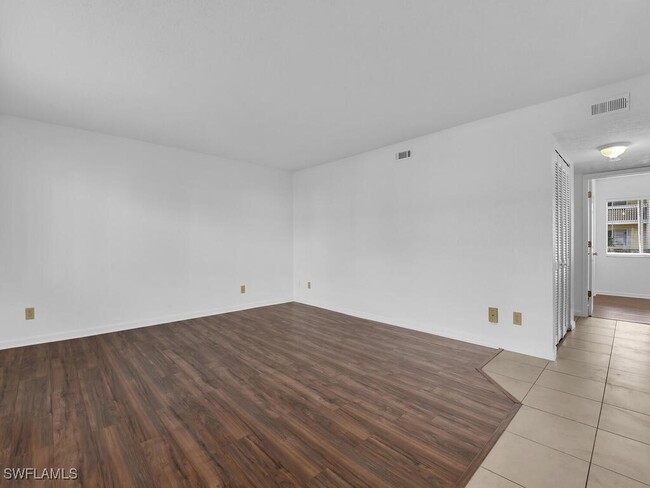 Building Photo - 4617 Bayshore Dr